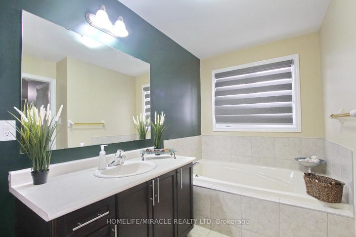 Photo 32 at 11 Bluffmeadow Street, Bram East, Brampton