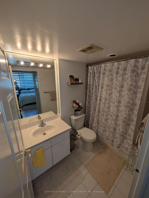 Photo 7 at 403 - 30 Greenfield Avenue, Willowdale East, Toronto