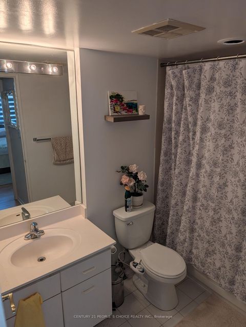 Photo 8 at 403 - 30 Greenfield Avenue, Willowdale East, Toronto