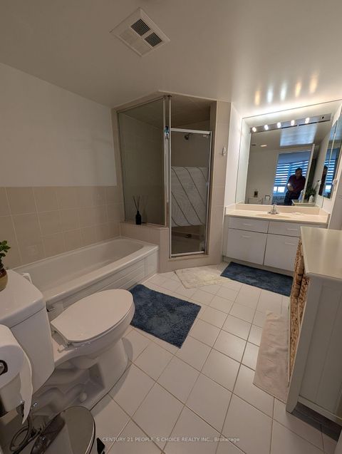 Photo 11 at 403 - 30 Greenfield Avenue, Willowdale East, Toronto