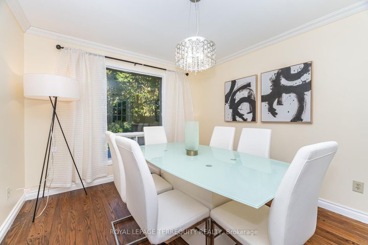 Photo 7 at 4085 Wheelwright Crescent, Erin Mills, Mississauga