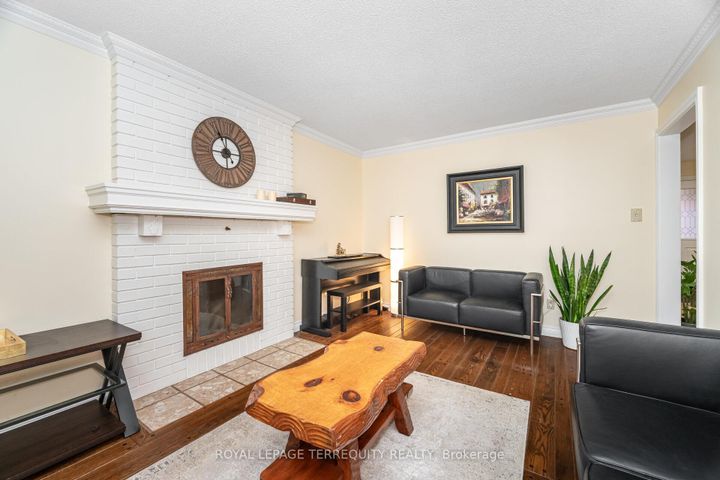 Photo 12 at 4085 Wheelwright Crescent, Erin Mills, Mississauga