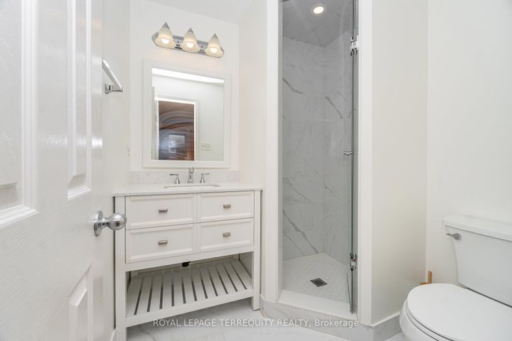 Photo 22 at 4085 Wheelwright Crescent, Erin Mills, Mississauga