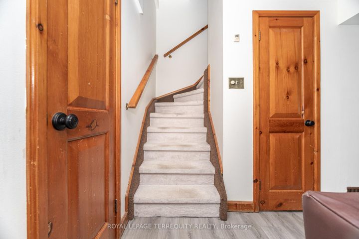 Photo 30 at 4085 Wheelwright Crescent, Erin Mills, Mississauga
