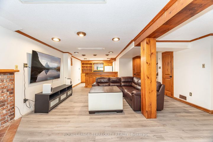 Photo 32 at 4085 Wheelwright Crescent, Erin Mills, Mississauga