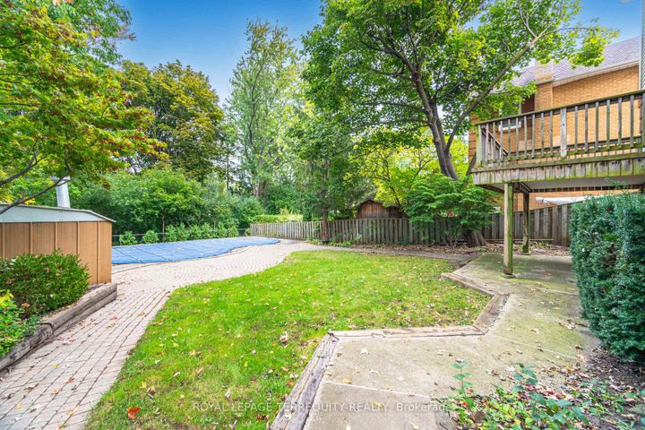 Photo 42 at 4085 Wheelwright Crescent, Erin Mills, Mississauga