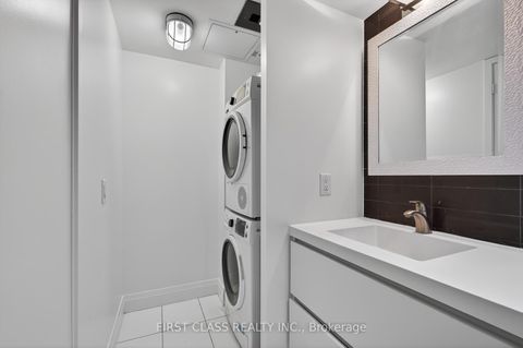 Photo 18 at 1212 - 85 Queens Wharf Road, Waterfront Communities C1, Toronto