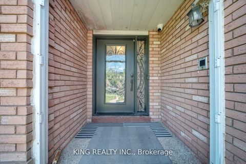 Photo 4 at 2606 Ambercroft Trail, Central Erin Mills, Mississauga