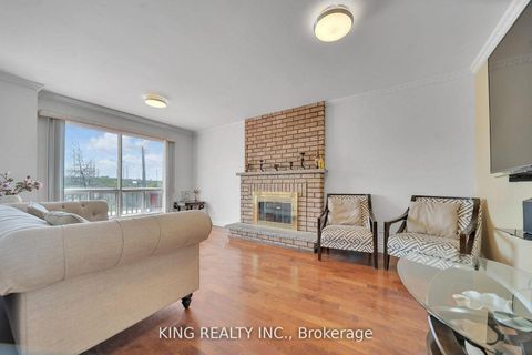 Photo 10 at 2606 Ambercroft Trail, Central Erin Mills, Mississauga