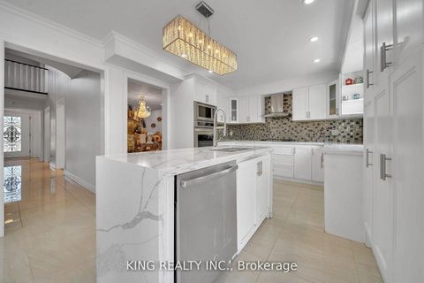 Photo 18 at 2606 Ambercroft Trail, Central Erin Mills, Mississauga