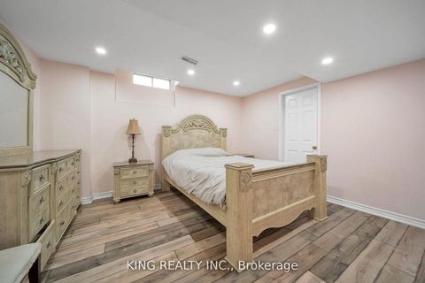 Photo 42 at 2606 Ambercroft Trail, Central Erin Mills, Mississauga