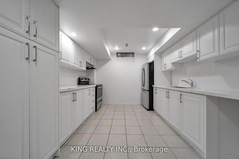 Photo 43 at 2606 Ambercroft Trail, Central Erin Mills, Mississauga