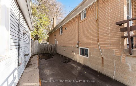 Photo 4 at 17 Vanbrugh Avenue, Cliffside, Toronto