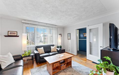 Photo 12 at 17 Vanbrugh Avenue, Cliffside, Toronto