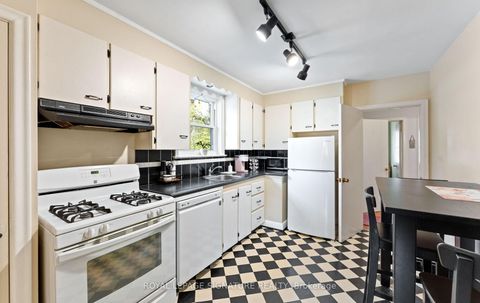 Photo 18 at 17 Vanbrugh Avenue, Cliffside, Toronto