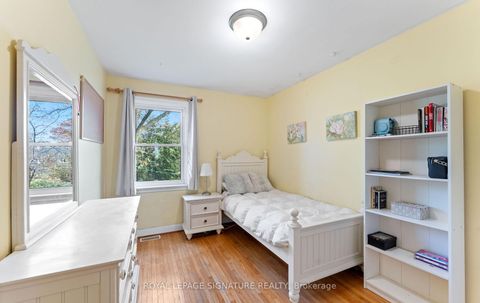Photo 24 at 17 Vanbrugh Avenue, Cliffside, Toronto
