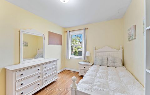Photo 25 at 17 Vanbrugh Avenue, Cliffside, Toronto