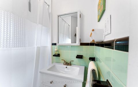 Photo 30 at 17 Vanbrugh Avenue, Cliffside, Toronto