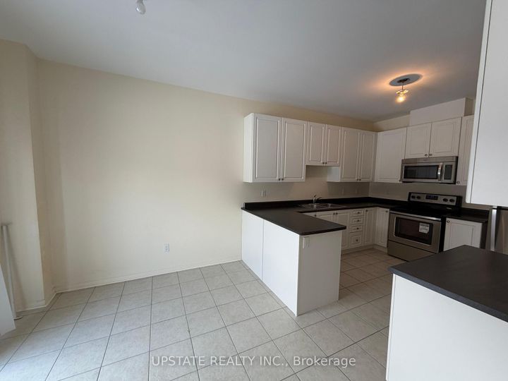 Photo 7 at 105 Heartview Road, Wellington, Brampton