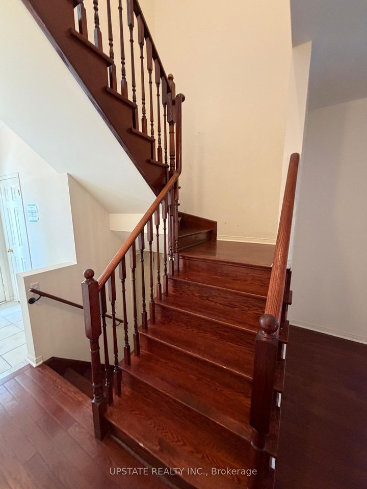 Photo 8 at 105 Heartview Road, Wellington, Brampton