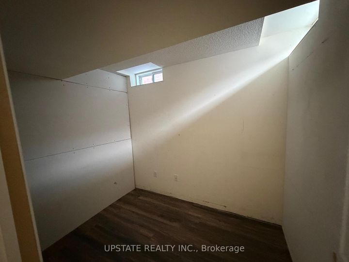 Photo 16 at 105 Heartview Road, Wellington, Brampton