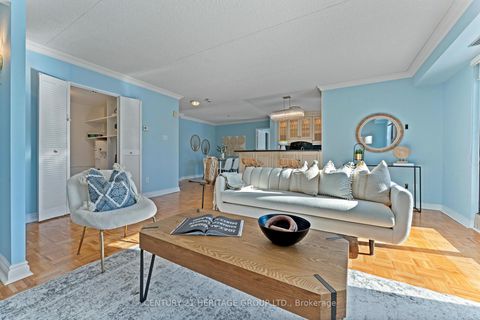 Photo 7 at PH 1 - 15390 Yonge Street, Aurora Village, Aurora