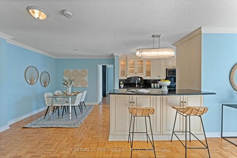 Photo 8 at PH 1 - 15390 Yonge Street, Aurora Village, Aurora