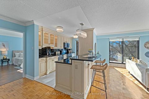 Photo 9 at PH 1 - 15390 Yonge Street, Aurora Village, Aurora