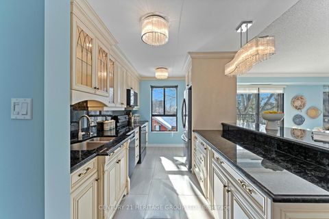 Photo 11 at PH 1 - 15390 Yonge Street, Aurora Village, Aurora