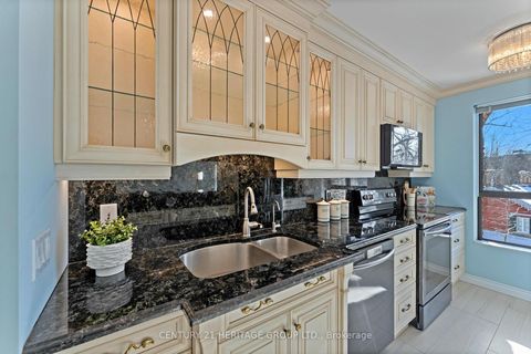 Photo 12 at PH 1 - 15390 Yonge Street, Aurora Village, Aurora