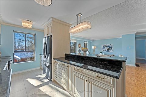 Photo 13 at PH 1 - 15390 Yonge Street, Aurora Village, Aurora