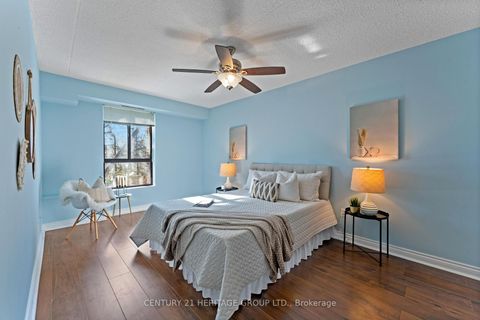 Photo 17 at PH 1 - 15390 Yonge Street, Aurora Village, Aurora