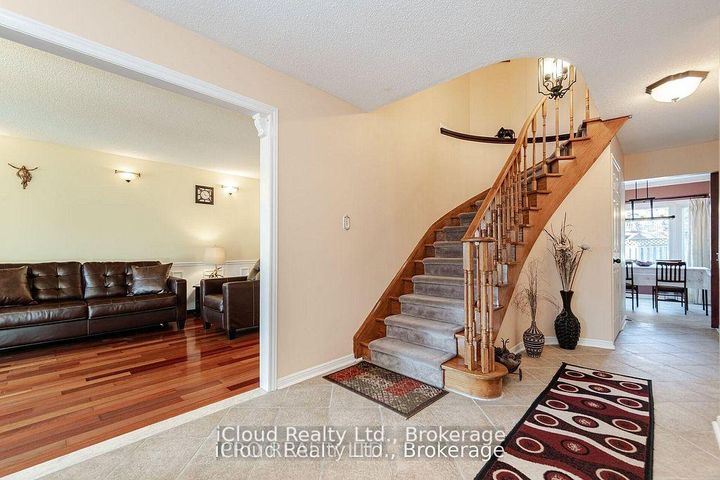 Photo 16 at 1615 Sir Monty's Drive, East Credit, Mississauga