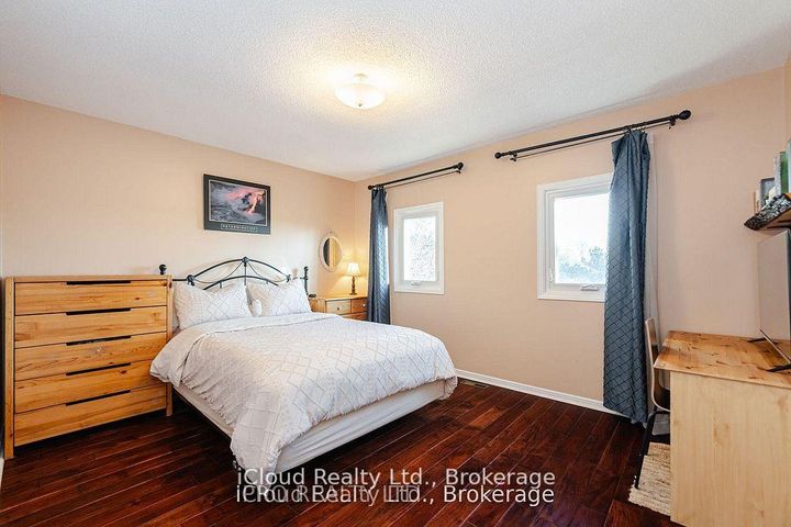 Photo 22 at 1615 Sir Monty's Drive, East Credit, Mississauga
