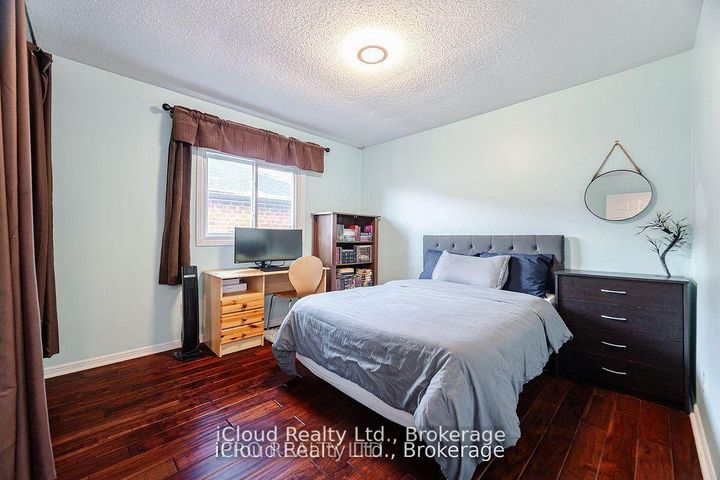 Photo 24 at 1615 Sir Monty's Drive, East Credit, Mississauga