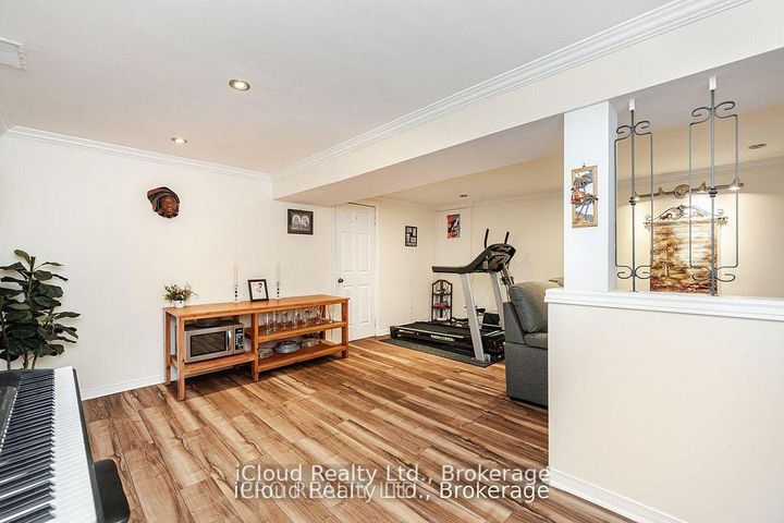 Photo 27 at 1615 Sir Monty's Drive, East Credit, Mississauga