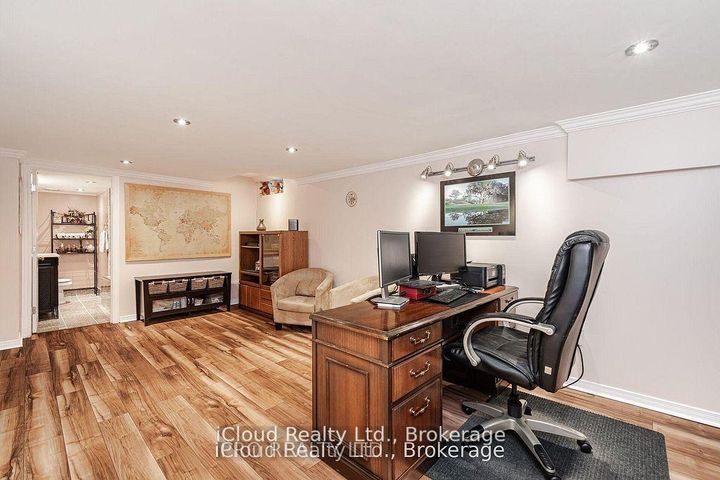 Photo 31 at 1615 Sir Monty's Drive, East Credit, Mississauga