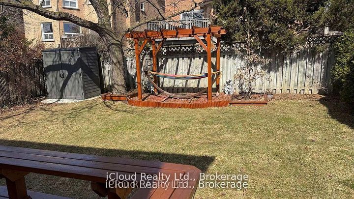 Photo 36 at 1615 Sir Monty's Drive, East Credit, Mississauga