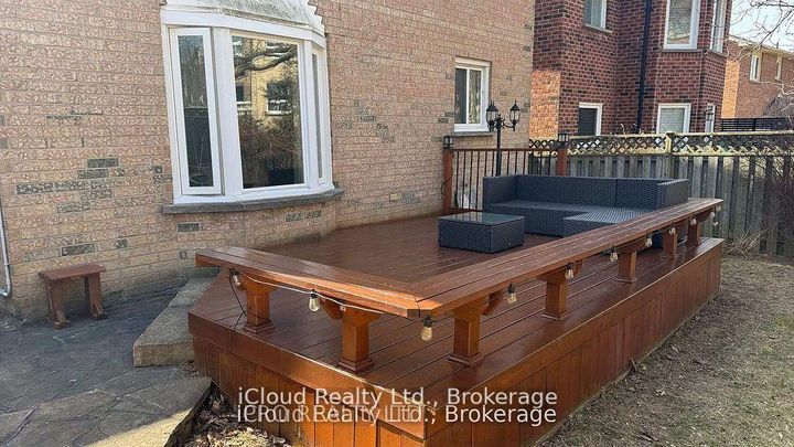 Photo 37 at 1615 Sir Monty's Drive, East Credit, Mississauga