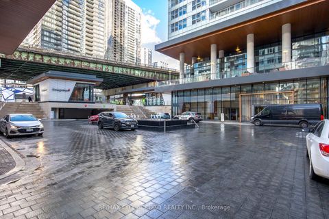 Photo 1 at 2015 - 17 Bathurst Street, Waterfront Communities C1, Toronto