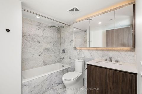 Photo 11 at 2015 - 17 Bathurst Street, Waterfront Communities C1, Toronto