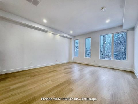 Photo 3 at 49 Morningside Avenue, Swansea, Toronto