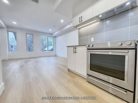 Photo 7 at 49 Morningside Avenue, Swansea, Toronto