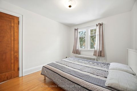 Photo 19 at 61 Methuen Avenue, Lambton Baby Point, Toronto