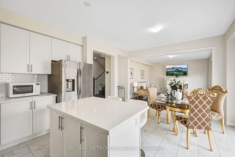 Photo 12 at 15 Douglas Kemp Crescent, Bowmanville, Clarington