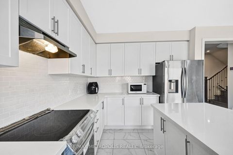 Photo 16 at 15 Douglas Kemp Crescent, Bowmanville, Clarington