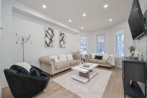 Photo 5 at 23 Sunridge Street, Oak Ridges, Richmond Hill