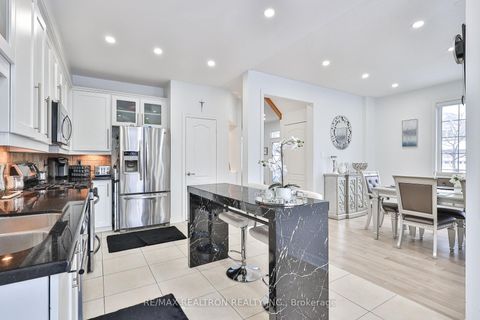 Photo 6 at 23 Sunridge Street, Oak Ridges, Richmond Hill