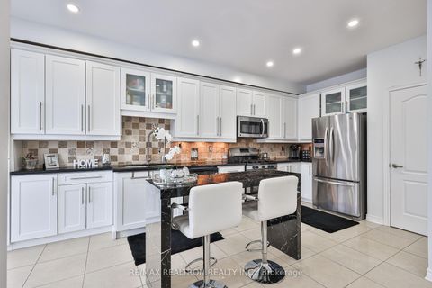 Photo 7 at 23 Sunridge Street, Oak Ridges, Richmond Hill