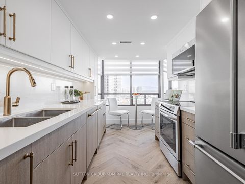 Photo 1 at 1611 - 7420 Bathurst Street N, Brownridge, Vaughan